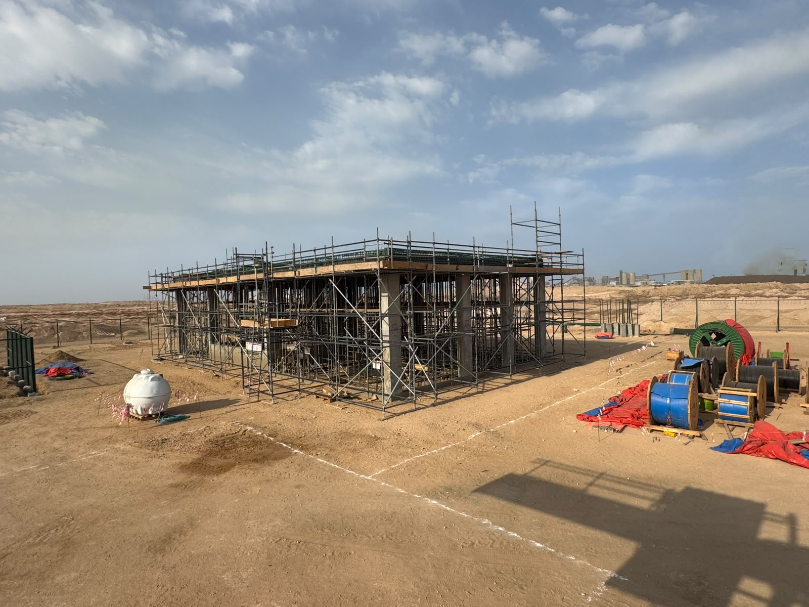 Metering and Security Building Cast in Situ for PKG-15