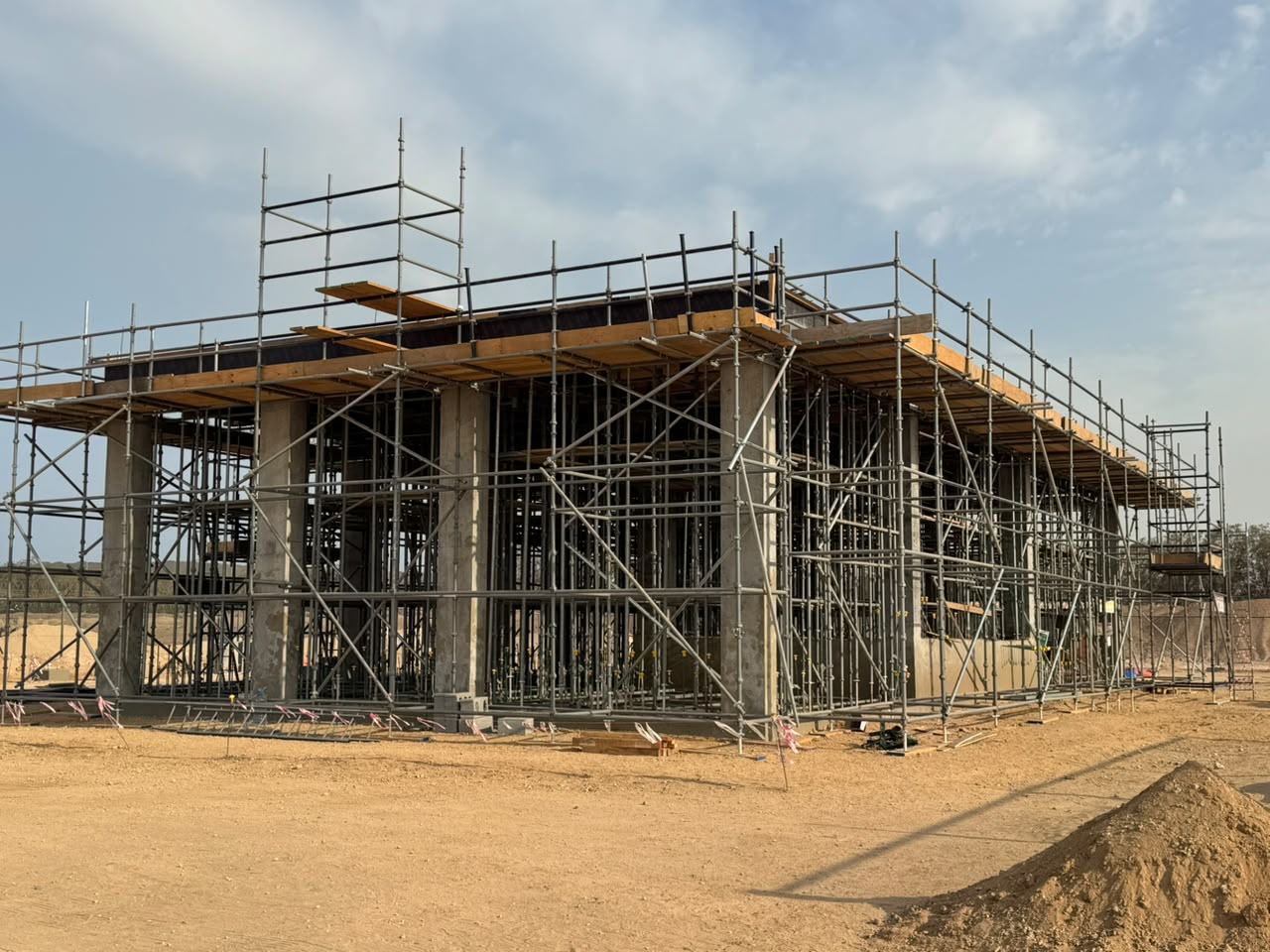 Metering and Security Building Cast in Situ for PKG-15